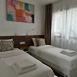La Casa De Paseka Апартаменти Адехе